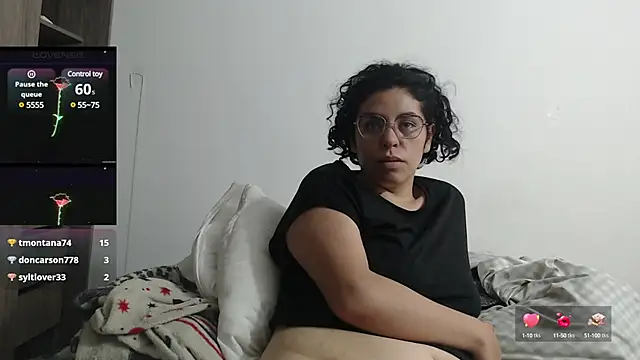 Snapshot of Anne_purple chatting on February 28, 2025, 6:41 pm Anne purple online show from February 28, 2025, 6:41 pm