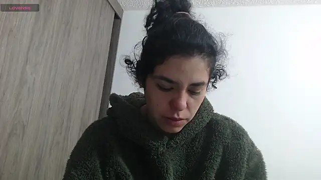 Snapshot of Anne_purple chatting on March 10, 2025, 1:43 pm Anne purple online show from March 10, 2025, 1:43 pm