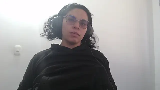 Snapshot of Anne_purple chatting on February 27, 2026, 4:07 pm Anne purple online show from February 27, 2026, 4:07 pm