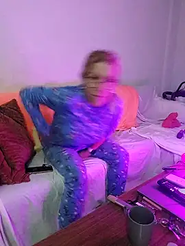 Snapshot of blondyruby chatting on December 15, 2025, 9:30 pm blondyruby online show from December 15, 2025, 9:30 pm