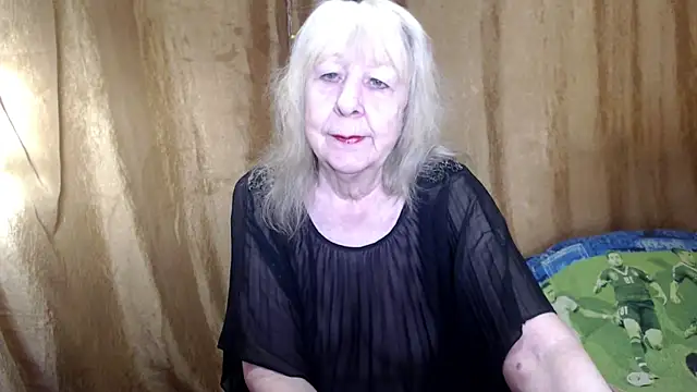 Snapshot of _Estelitta_5 chatting on February 7, 2025, 6:35 am Estelitta 5 online show from February 7, 2025, 6:35 am