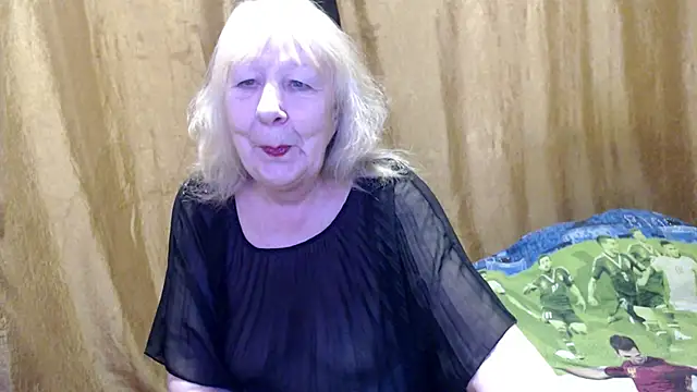 Snapshot of _Estelitta_5 chatting on February 7, 2025, 2:04 pm Estelitta 5 online show from February 7, 2025, 2:04 pm