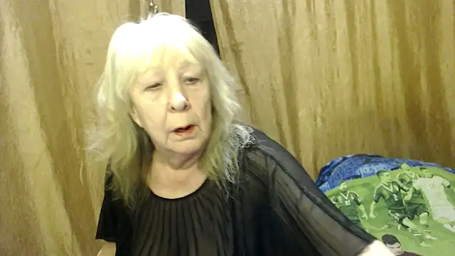 Snapshot of _Estelitta_5 chatting on February 7, 2025, 6:13 pm Estelitta 5 online show from February 7, 2025, 6:13 pm