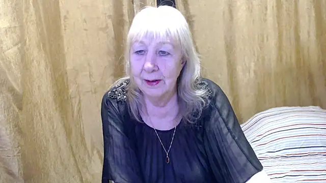 Snapshot of _Estelitta_5 chatting on February 22, 2025, 3:47 pm Estelitta 5 online show from February 22, 2025, 3:47 pm
