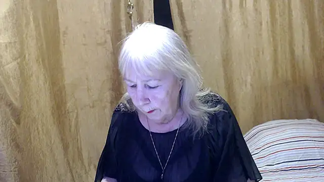 Snapshot of _Estelitta_5 chatting on February 22, 2025, 7:14 pm Estelitta 5 online show from February 22, 2025, 7:14 pm