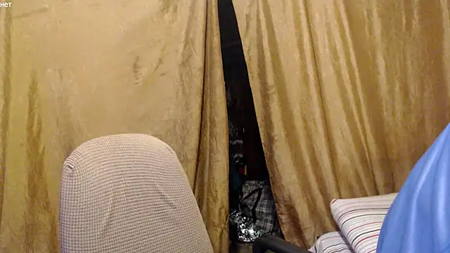 Snapshot of _Estelitta_5 chatting on October 29, 2025, 4:31 pm Estelitta 5 online show from October 29, 2025, 4:31 pm