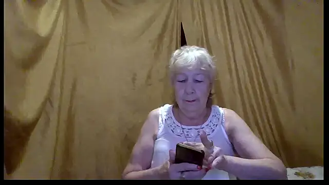  Estelitta 5 online show from February 14, 2026, 1:41 pm