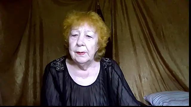 Snapshot of _Estelitta_5 chatting on July 13, 2026, 9:34 am Estelitta 5 online show from July 13, 2026, 9:34 am