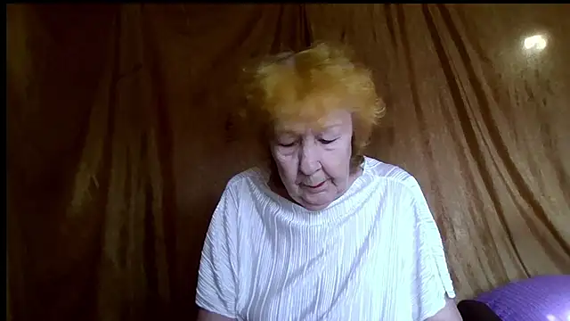 Snapshot of _Estelitta_5 chatting on August 4, 2026, 3:53 am Estelitta 5 online show from August 4, 2026, 3:53 am
