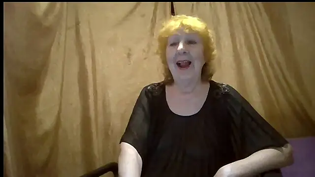 Snapshot of _Estelitta_5 chatting on August 4, 2026, 5:26 pm Estelitta 5 online show from August 4, 2026, 5:26 pm