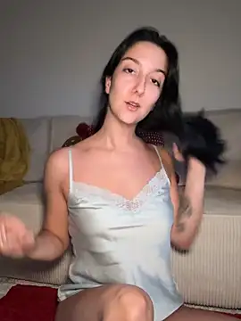 Snapshot of _Juliette chatting on June 22, 2026, 7:44 pm Juliette online show from June 22, 2026, 7:44 pm