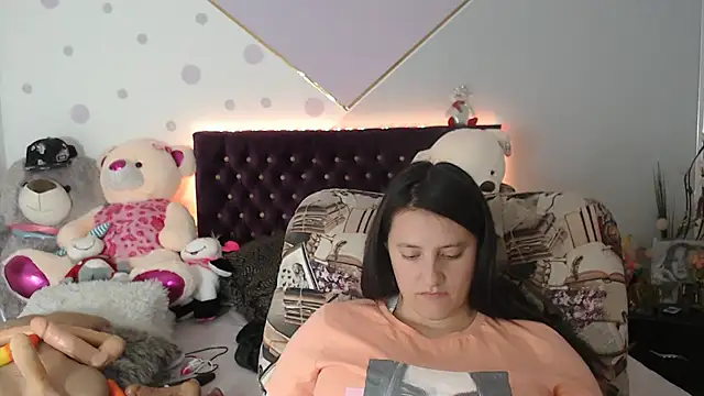 Snapshot of Lorenahot_06 chatting on March 3, 2025, 9:26 pm Lorenahot 06 online show from March 3, 2025, 9:26 pm