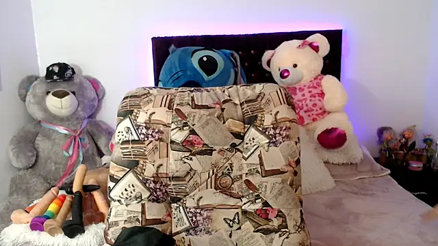 Snapshot of Lorenahot_06 chatting on November 24, 2025, 7:46 pm Lorenahot 06 online show from November 24, 2025, 7:46 pm