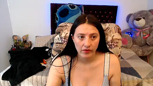 Lorenahot 06 online show from April 22, 2026, 6:20 pm