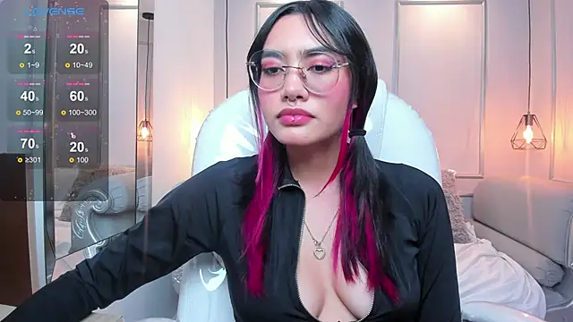 Snapshot of AzuraKindong chatting on January 16, 2025, 10:23 pm AzuraKindong online show from January 16, 2025, 10:23 pm