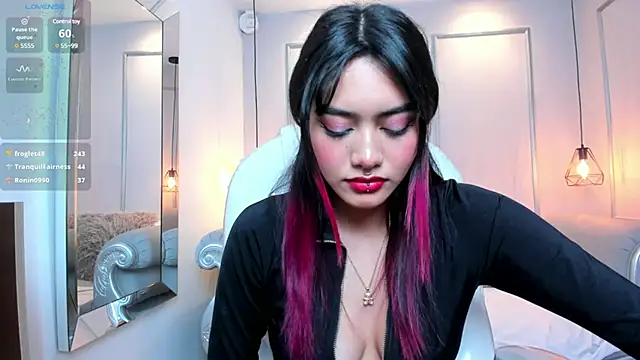 Snapshot of AzuraKindong chatting on February 9, 2025, 12:28 am AzuraKindong online show from February 9, 2025, 12:28 am