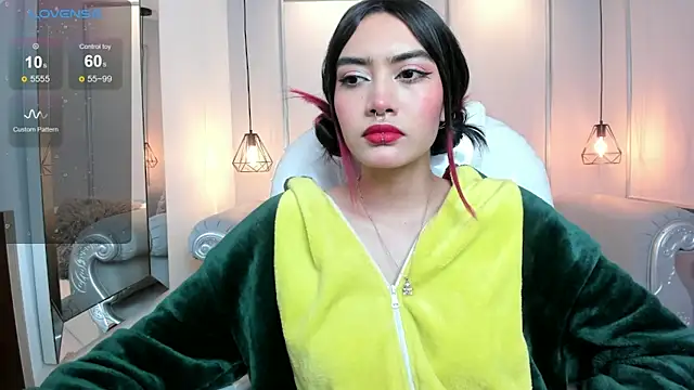 Snapshot of AzuraKindong chatting on February 10, 2025, 7:28 pm AzuraKindong online show from February 10, 2025, 7:28 pm