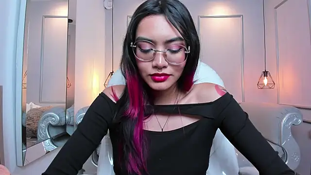 Snapshot of AzuraKindong chatting on March 8, 2025, 1:39 am AzuraKindong online show from March 8, 2025, 1:39 am