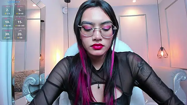 Snapshot of AzuraKindong chatting on March 8, 2025, 10:45 pm AzuraKindong online show from March 8, 2025, 10:45 pm