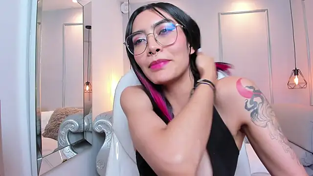 Snapshot of AzuraKindong chatting on March 20, 2025, 1:46 am AzuraKindong online show from March 20, 2025, 1:46 am