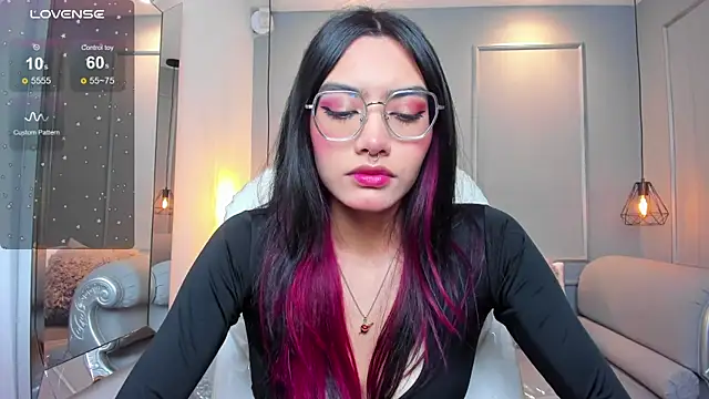 Snapshot of AzuraKindong chatting on November 18, 2025, 7:18 pm AzuraKindong online show from November 18, 2025, 7:18 pm