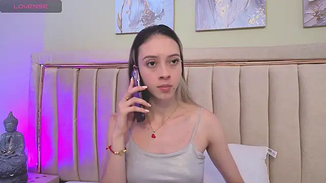 sophiia grey 1 online show from September 9, 2025, 9:47 pm