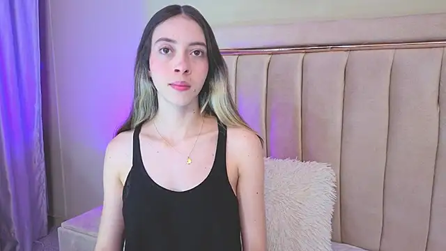 sophiia grey 1 online show from May 18, 2026, 11:10 pm