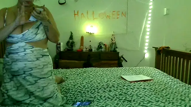 Snapshot of ExoticVibes69 chatting on October 17, 2025, 12:25 am ExoticVibes69 online show from October 17, 2025, 12:25 am