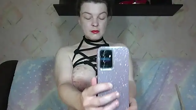Snapshot of DarkIlona chatting on June 18, 2026, 7:08 am DarkIlona online show from June 18, 2026, 7:08 am