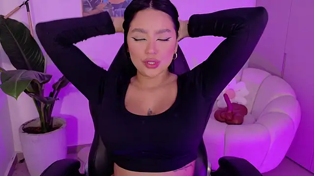 Snapshot of sarawinstone chatting on December 21, 2025, 12:18 am sarawinstone online show from December 21, 2025, 12:18 am