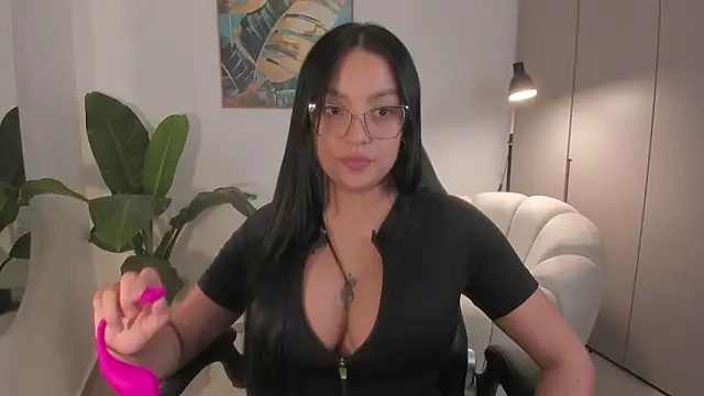 Snapshot of sarawinstone chatting on February 4, 2026, 3:01 am sarawinstone online show from February 4, 2026, 3:01 am