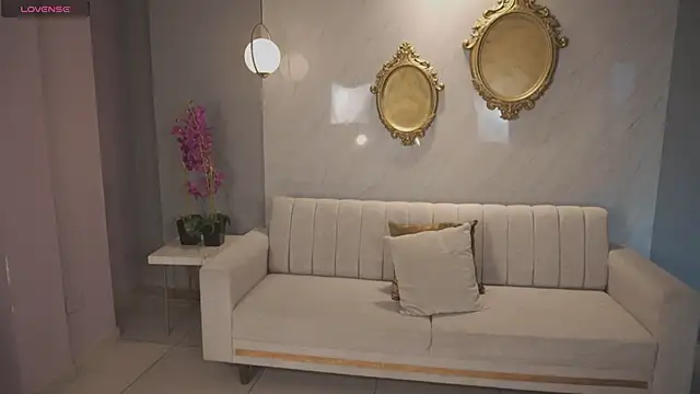 Snapshot of sarawinstone chatting on February 14, 2026, 12:13 pm sarawinstone online show from February 14, 2026, 12:13 pm