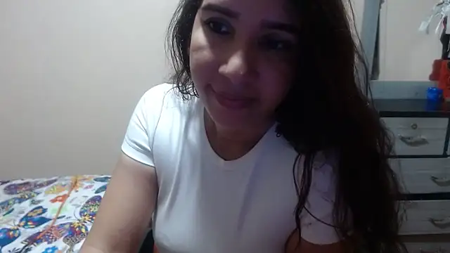 Ainhoa-hot online show from May 5, 2026, 3:25 am