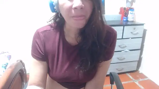 Ainhoa-hot online show from May 10, 2026, 5:23 am