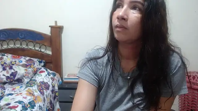 Ainhoa-hot online show from May 15, 2026, 4:41 am
