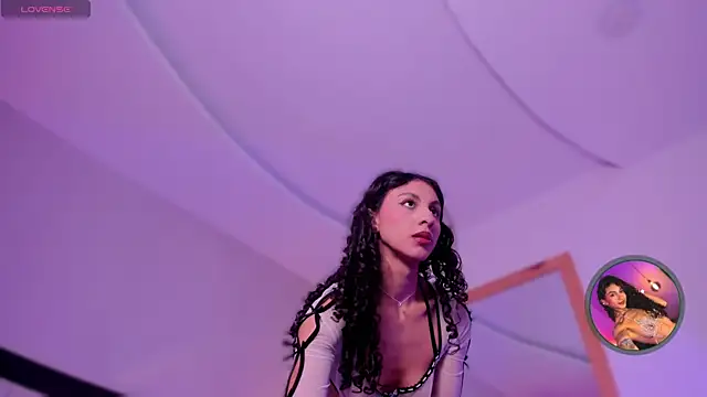 Snapshot of MiissCharlotte chatting on October 9, 2025, 6:33 am MiissCharlotte online show from October 9, 2025, 6:33 am