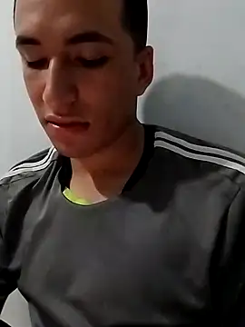 Snapshot of Aida_adams chatting on February 12, 2025, 4:01 am Aida adams online show from February 12, 2025, 4:01 am