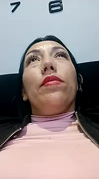 Snapshot of Laura_martin_ chatting on March 8, 2025, 12:11 am Laura martin online show from March 8, 2025, 12:11 am