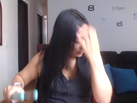 Snapshot of Laura_martin_ chatting on March 11, 2025, 8:09 pm Laura martin online show from March 11, 2025, 8:09 pm