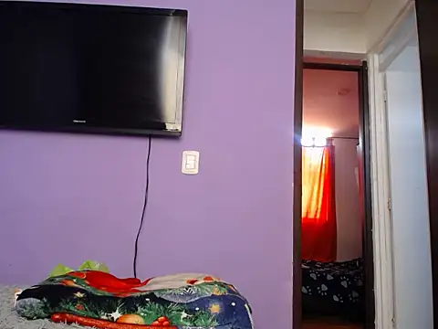 Snapshot of Laura_martin_ chatting on October 22, 2025, 3:34 pm Laura martin online show from October 22, 2025, 3:34 pm