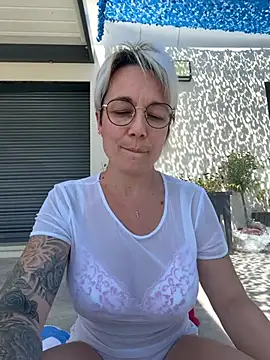 Snapshot of marinella07 chatting on July 19, 2026, 10:30 am marinella07 online show from July 19, 2026, 10:30 am