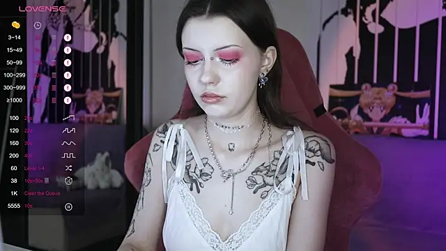 prettybones online show from January 2, 2025, 11:09 am