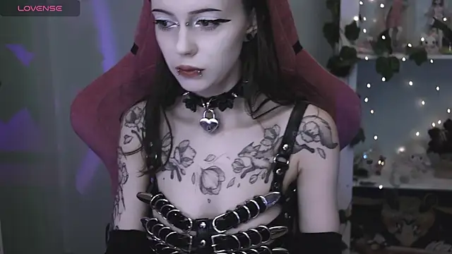 prettybones online show from April 28, 2026, 10:48 pm