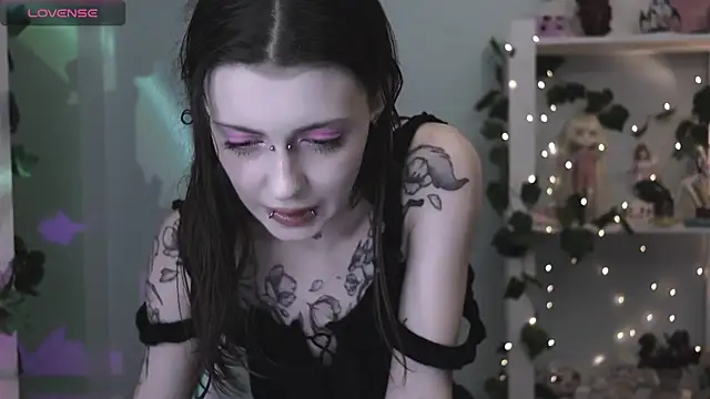 Snapshot of prettybones chatting on June 24, 2026, 10:09 pm prettybones online show from June 24, 2026, 10:09 pm