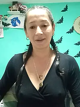 emilypoppy3 online show from February 13, 2025, 4:50 pm