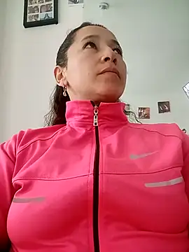 emilypoppy3 online show from April 29, 2026, 9:54 pm