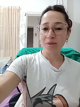 emilypoppy3 online show from June 6, 2026, 12:43 pm