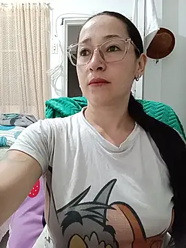 emilypoppy3 online show from June 9, 2026, 9:04 pm