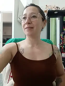 emilypoppy3 online show from June 25, 2026, 6:12 pm