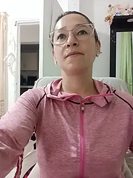 emilypoppy3 online show from July 2, 2026, 7:20 pm